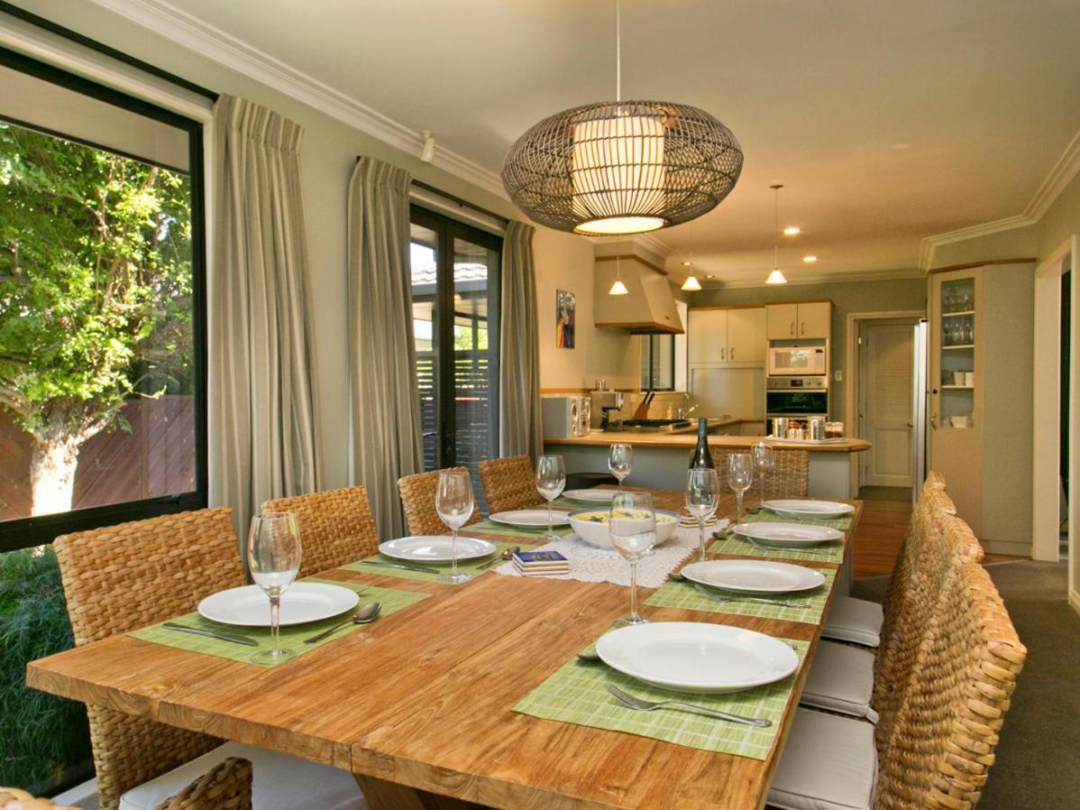 Taupo Escape - Rainbow Point Holiday Home Екстер'єр фото