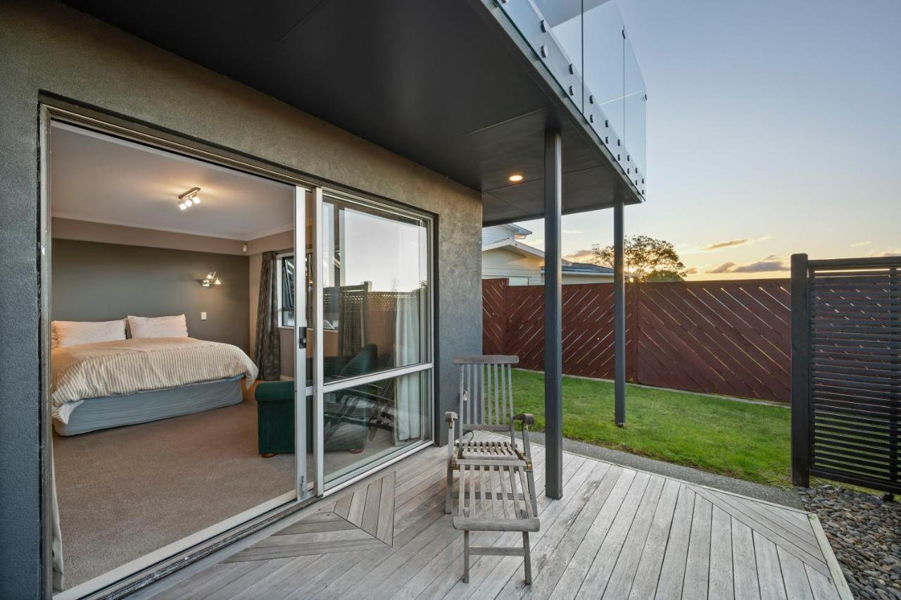 Taupo Escape - Rainbow Point Holiday Home Екстер'єр фото