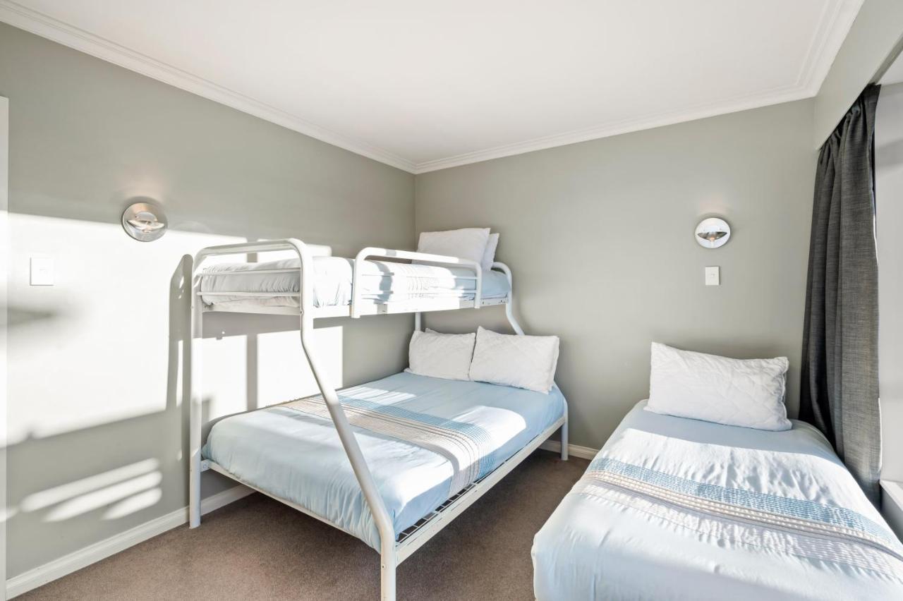 Taupo Escape - Rainbow Point Holiday Home Екстер'єр фото